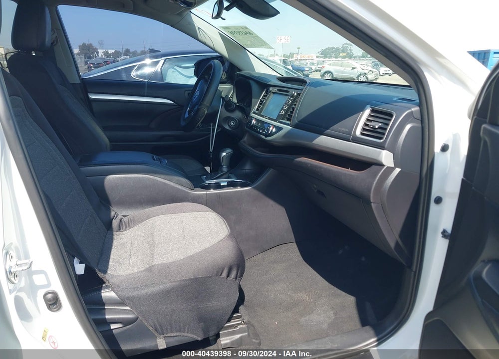 2019 TOYOTA HIGHLANDER LE PLUS VIN: 5TDZZRFH2KS360689