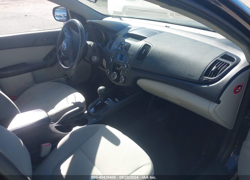 2010 KIA FORTE EX VIN: KNAFU4A27A5807610