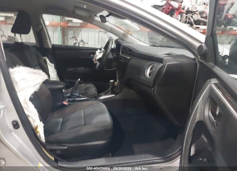 2017 TOYOTA COROLLA LE VIN: 5YFBURHE3HP596045