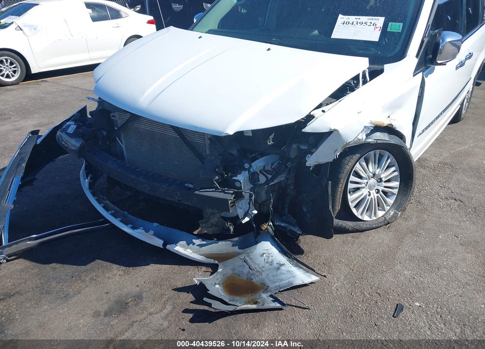 2015 CHRYSLER TOWN & COUNTRY VIN: 2C4RC1CG1FR574439