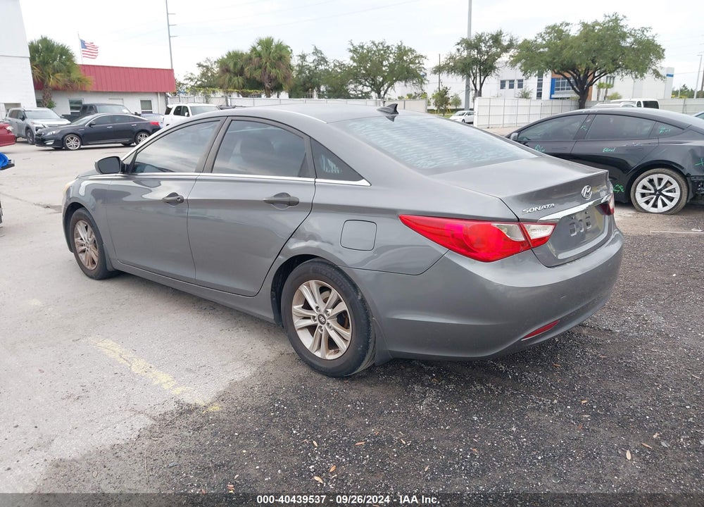 2013 HYUNDAI SONATA GLS VIN: 5NPEB4AC1DH650447
