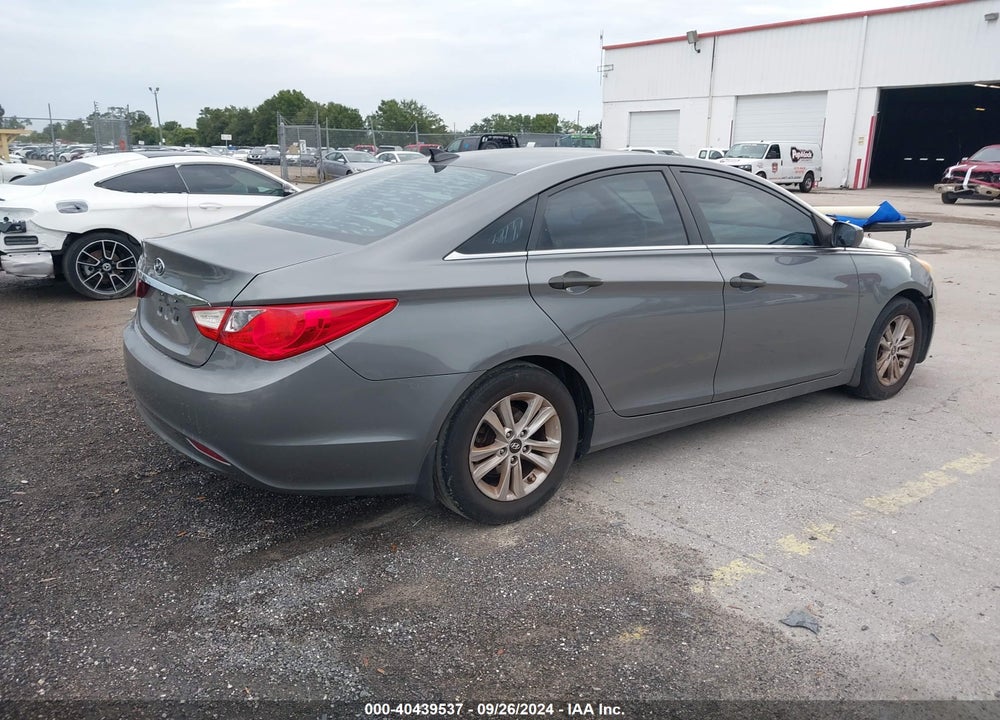 2013 HYUNDAI SONATA GLS VIN: 5NPEB4AC1DH650447