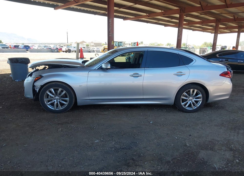 2017 INFINITI Q70 3.7 VIN: JN1BY1APXHM741475