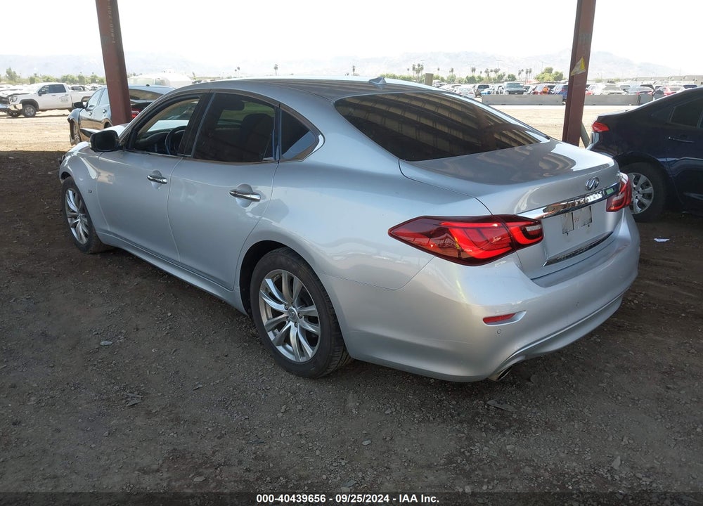2017 INFINITI Q70 3.7 VIN: JN1BY1APXHM741475