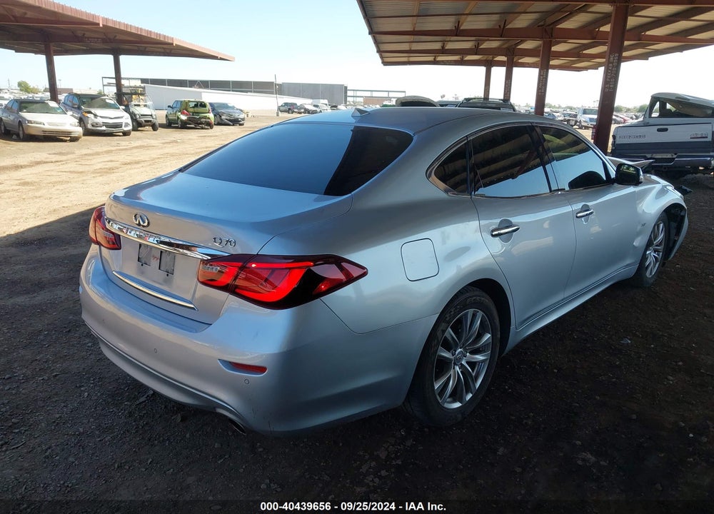 2017 INFINITI Q70 3.7 VIN: JN1BY1APXHM741475