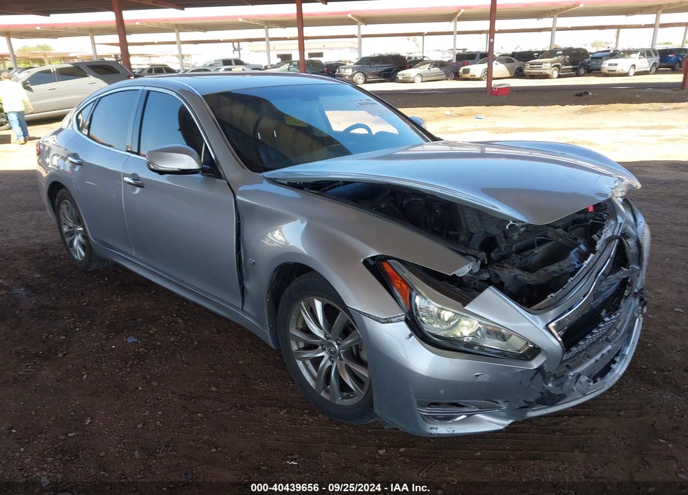 2017 INFINITI Q70 3.7 VIN: JN1BY1APXHM741475
