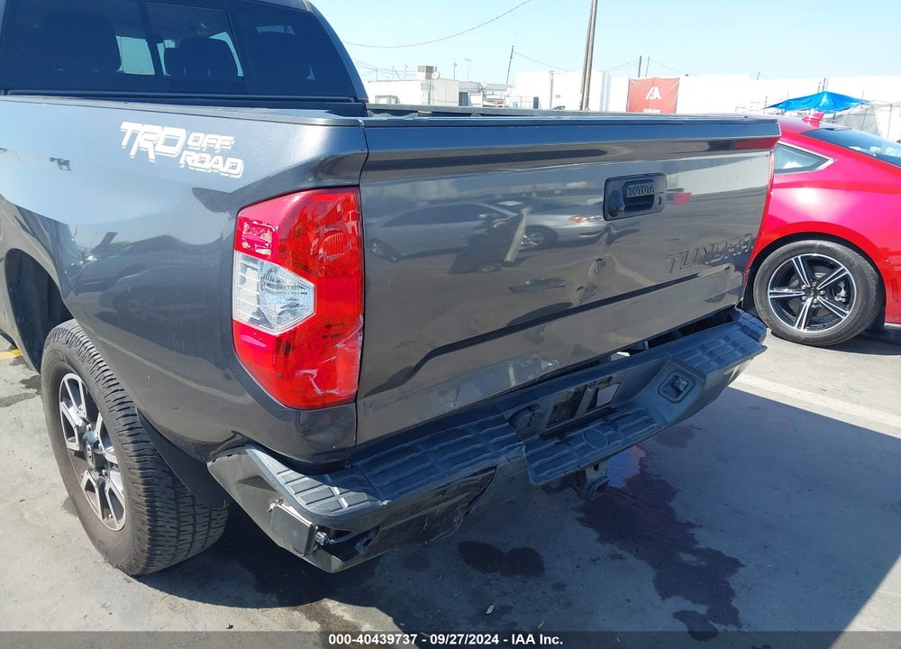 2017 TOYOTA TUNDRA SR5 5.7L V8 VIN: 5TFRY5F16HX221179