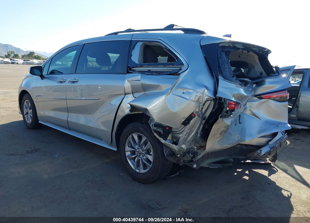 2022 TOYOTA SIENNA LE VIN: 5TDKRKEC6NS103246