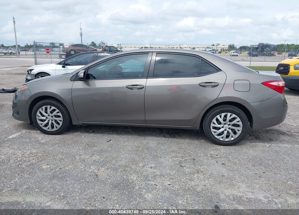 2017 TOYOTA COROLLA LE VIN: 5YFBURHE1HP681613
