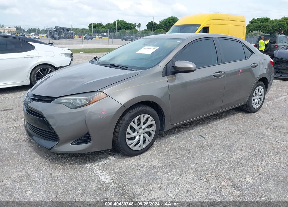 2017 TOYOTA COROLLA LE VIN: 5YFBURHE1HP681613
