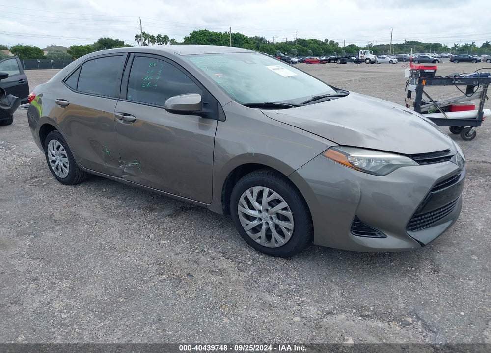 2017 TOYOTA COROLLA LE VIN: 5YFBURHE1HP681613