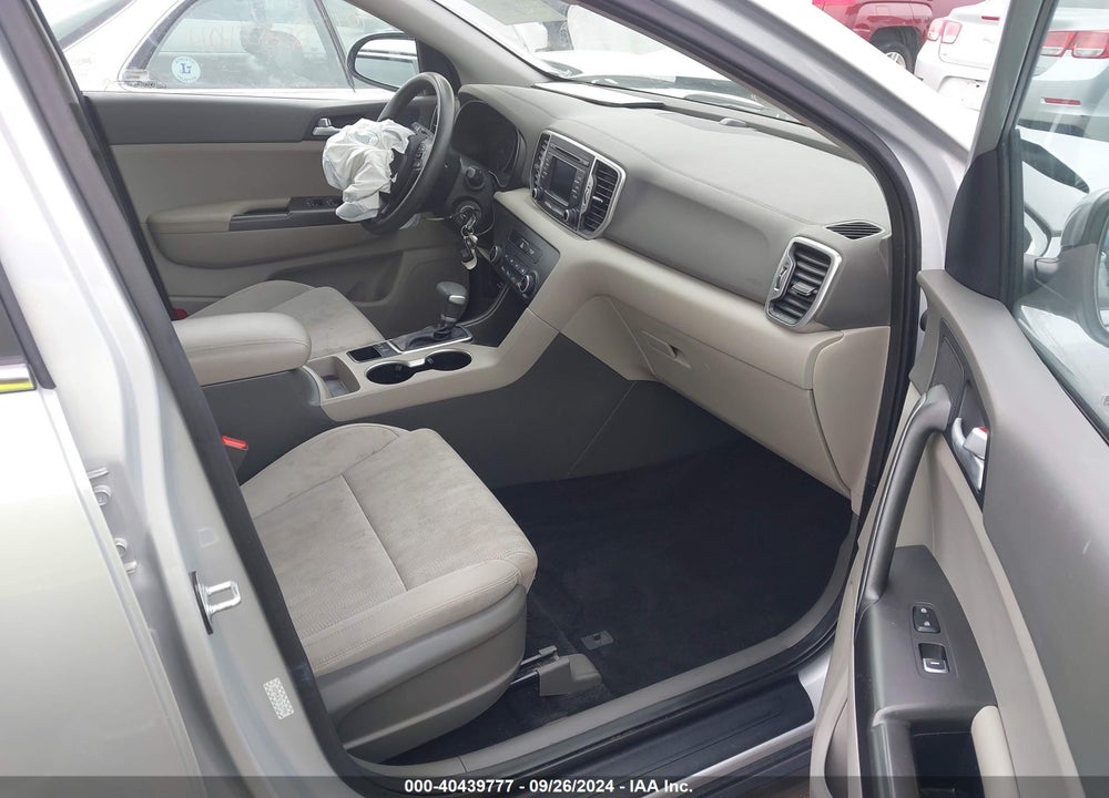2019 KIA SPORTAGE LX VIN: KNDPMCAC1K7537998
