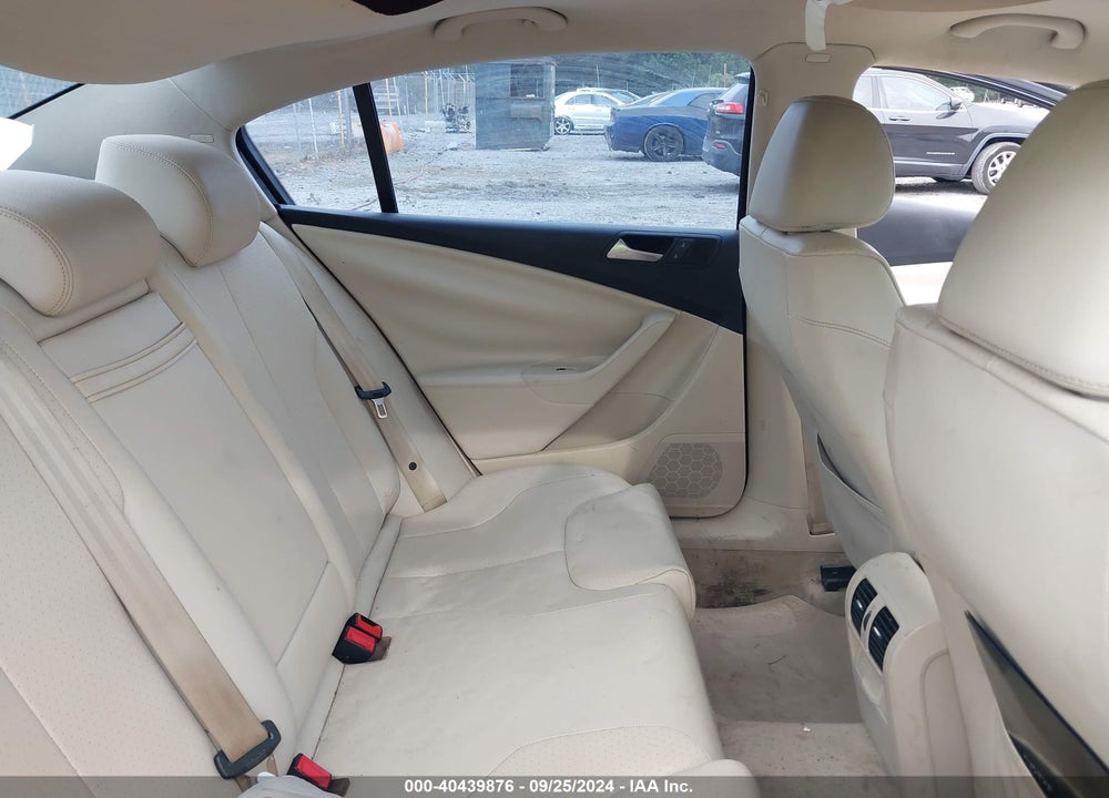 2010 VOLKSWAGEN PASSAT KOMFORT VIN: WVWJK7AN6AE169414