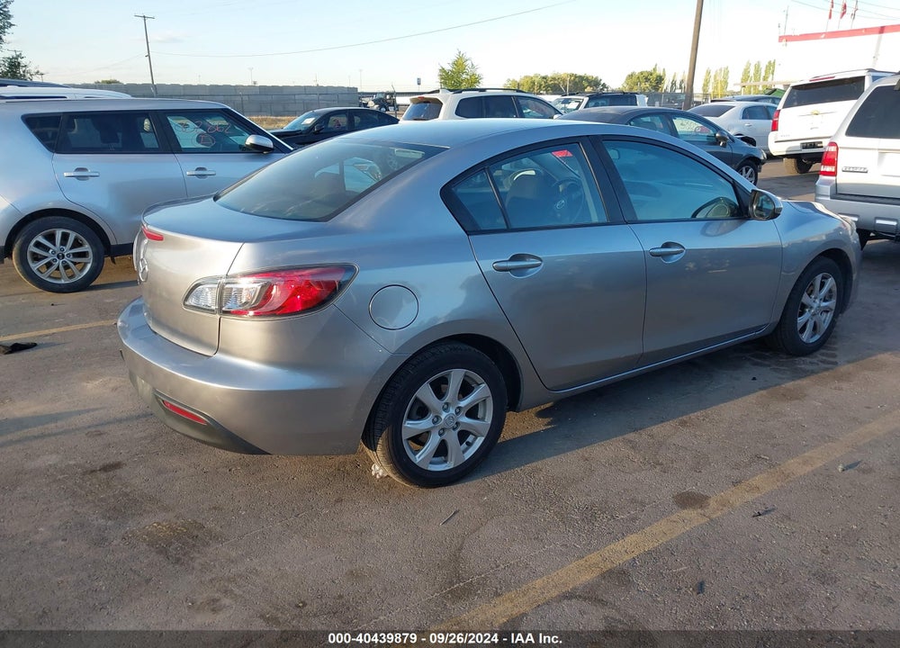 2011 MAZDA 3 I TOURING VIN: JM1BL1VF1B1426649