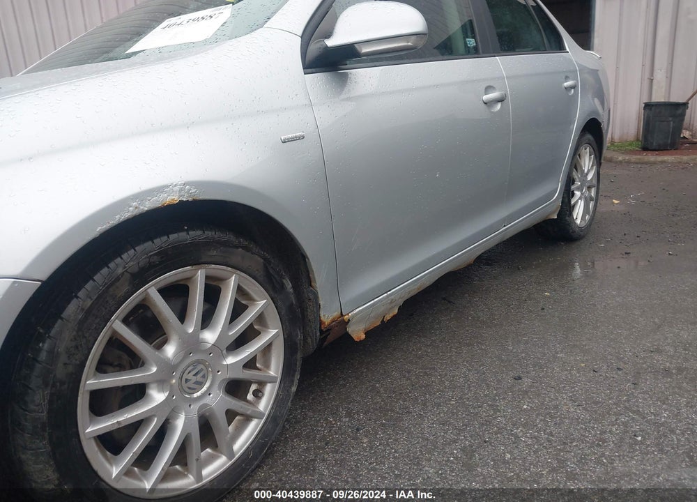2008 VOLKSWAGEN JETTA WOLFSBURG EDITION VIN: 3VWRJ71K48M140300