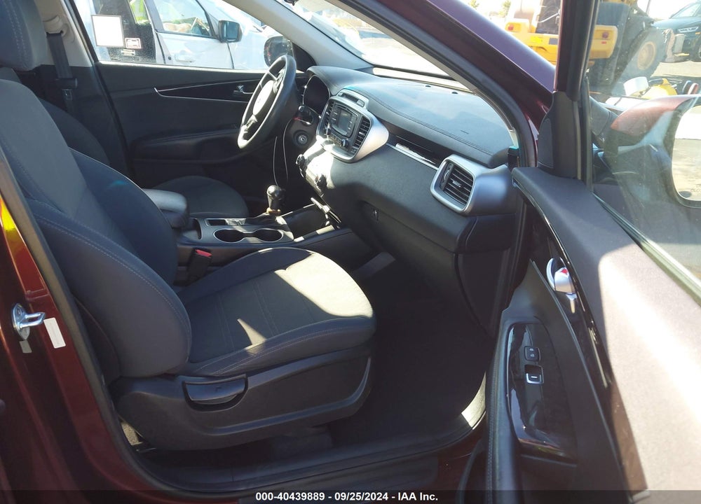 2017 KIA SORENTO 3.3L LX VIN: 5XYPGDA56HG332980
