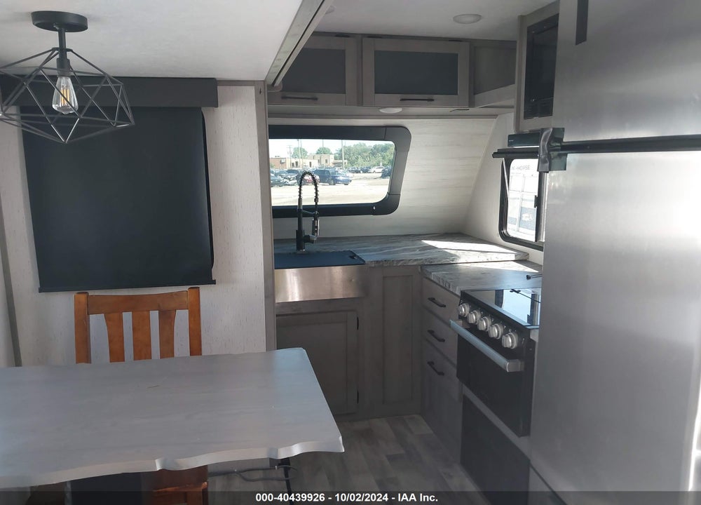 2022 DUTCHMEN RV KODIAK ULTIMATE M-29 VIN: 4YDTKDN2XNJ973779