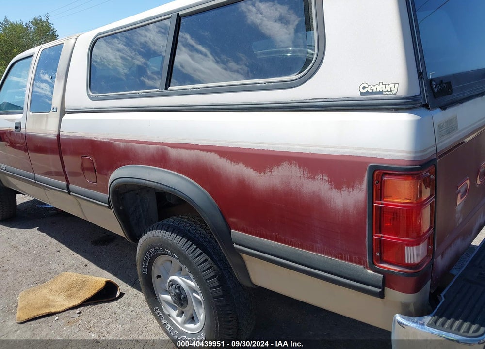 1992 DODGE DAKOTA VIN: 1B7GG23Y6NS593785