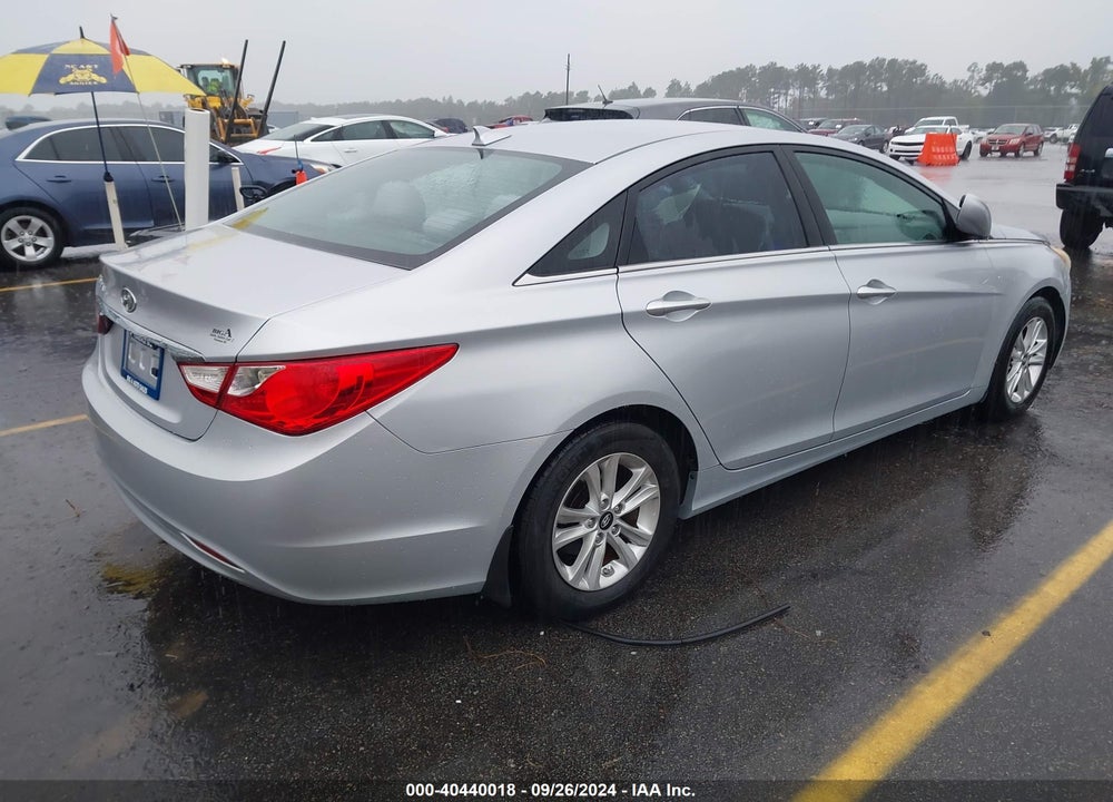 2013 HYUNDAI SONATA GLS VIN: 5NPEB4AC2DH723017