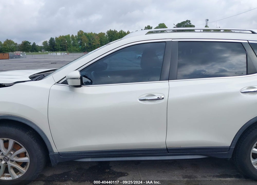 2018 NISSAN ROGUE SV VIN: JN8AT2MT1JW469080