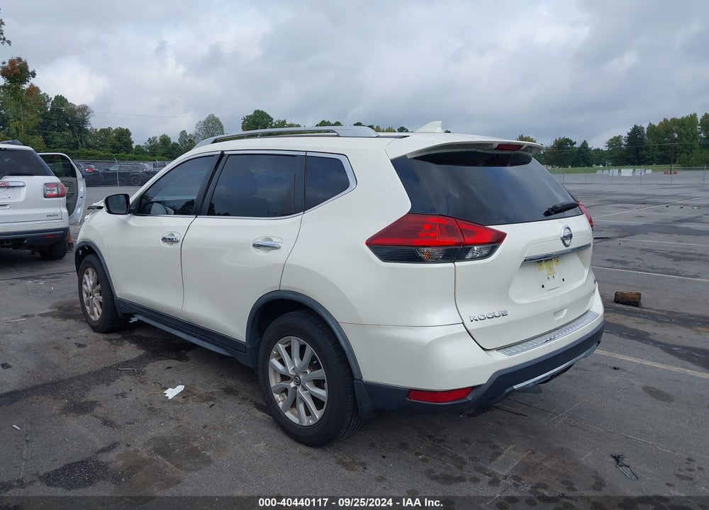 2018 NISSAN ROGUE SV VIN: JN8AT2MT1JW469080