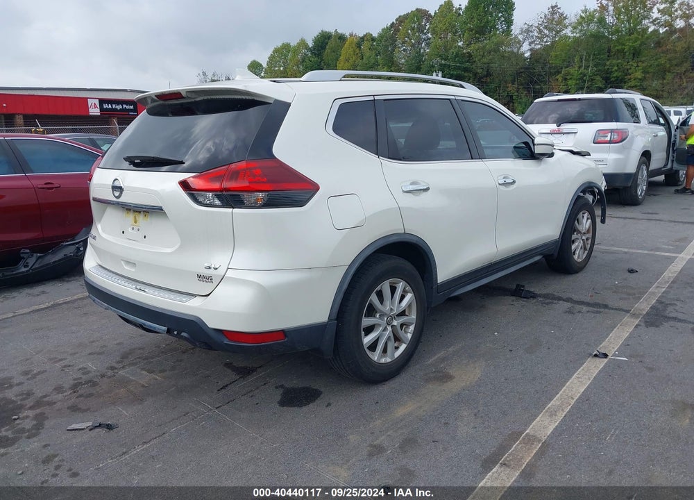 2018 NISSAN ROGUE SV VIN: JN8AT2MT1JW469080