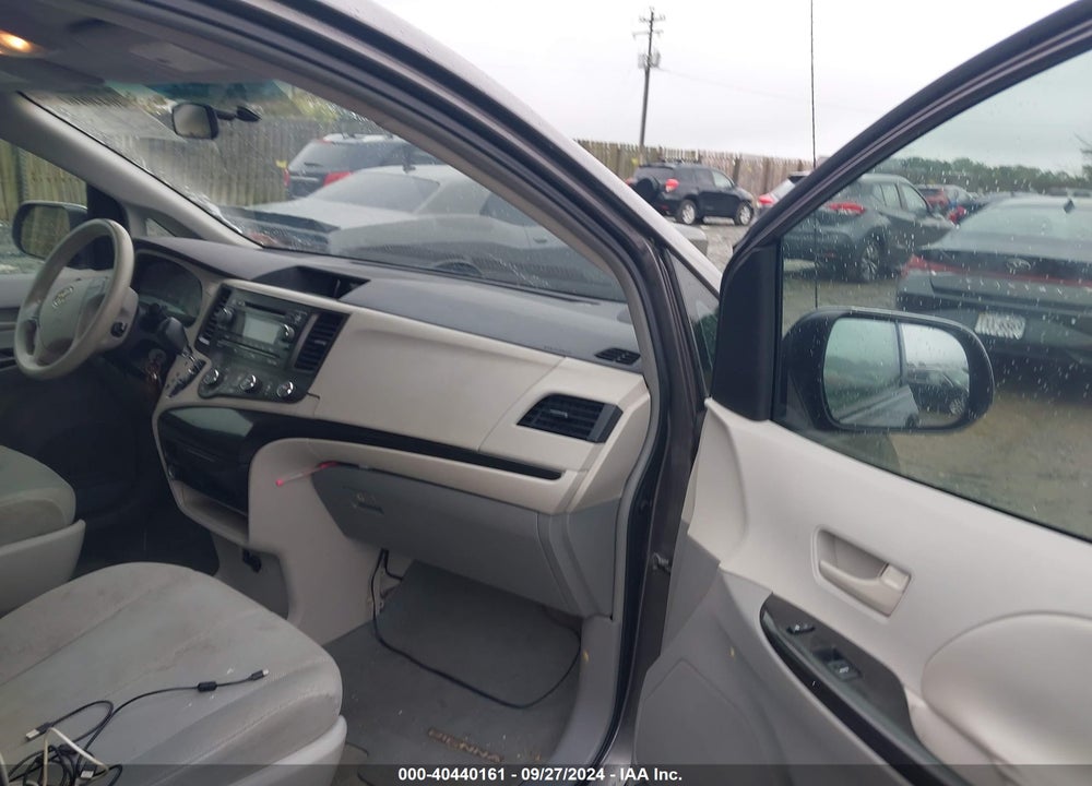 2011 TOYOTA SIENNA BASE V6 VIN: 5TDZK3DC3BS028883
