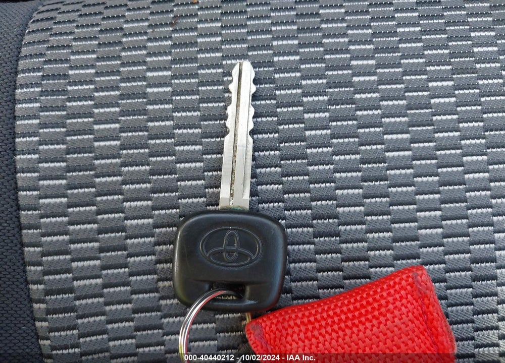 2004 TOYOTA RAV4 VIN: JTEHD20V740025381