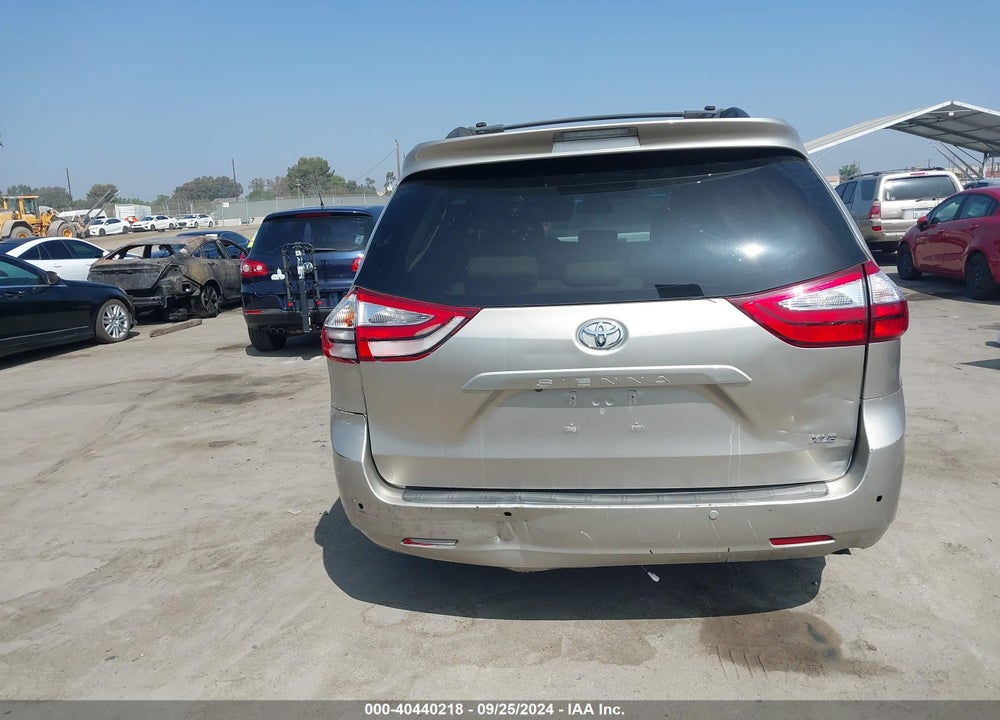 2017 TOYOTA SIENNA XLE PREMIUM 8 PASSENGER VIN: 5TDYZ3DC8HS857383