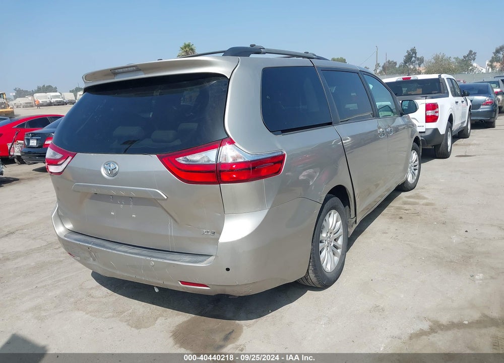 2017 TOYOTA SIENNA XLE PREMIUM 8 PASSENGER VIN: 5TDYZ3DC8HS857383