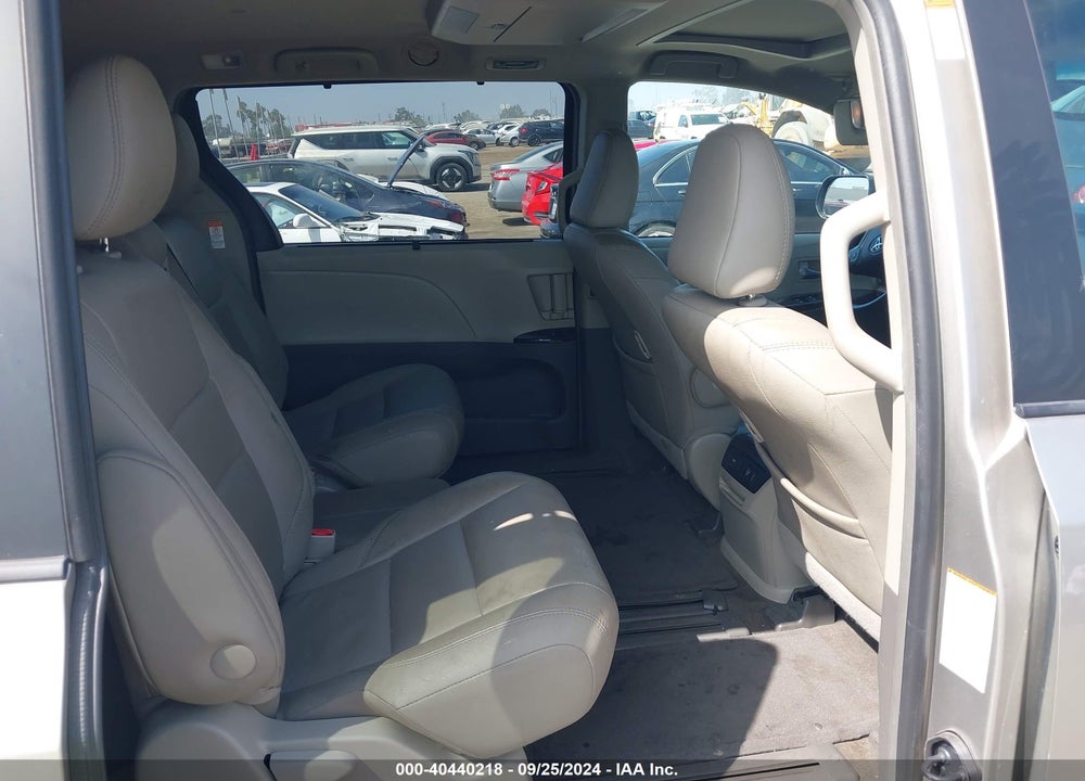 2017 TOYOTA SIENNA XLE PREMIUM 8 PASSENGER VIN: 5TDYZ3DC8HS857383