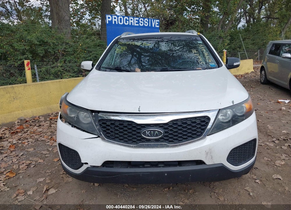 2011 KIA SORENTO LX V6 VIN: 5XYKTDA25BG163831