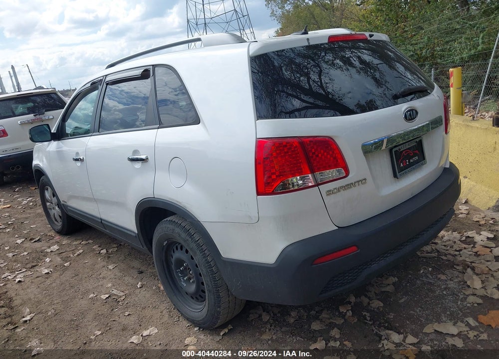 2011 KIA SORENTO LX V6 VIN: 5XYKTDA25BG163831
