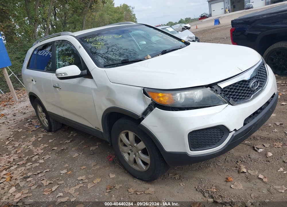 2011 KIA SORENTO LX V6 VIN: 5XYKTDA25BG163831