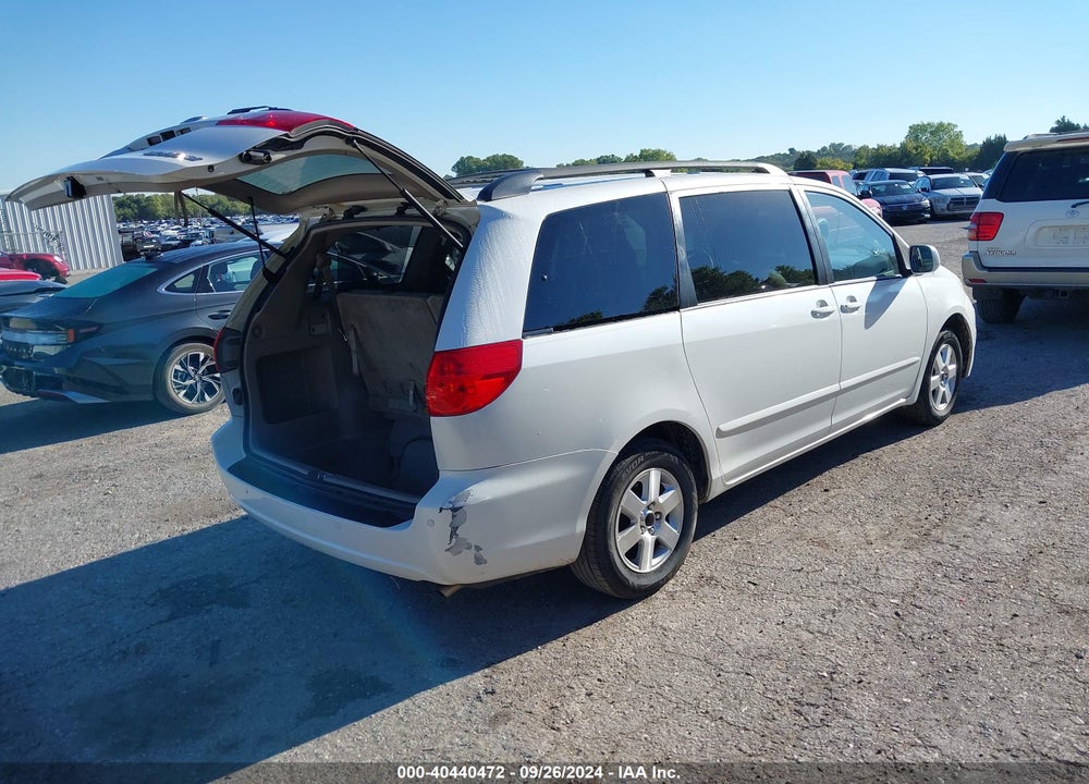 2009 TOYOTA SIENNA XLE VIN: 5TDZK22C59S277855