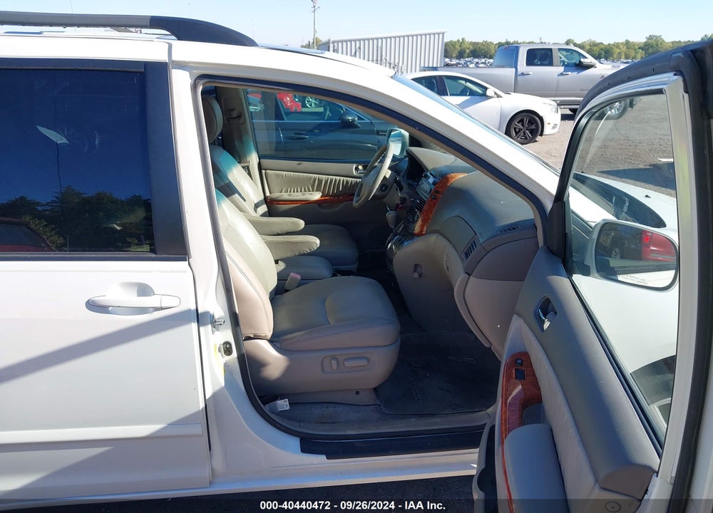2009 TOYOTA SIENNA XLE VIN: 5TDZK22C59S277855