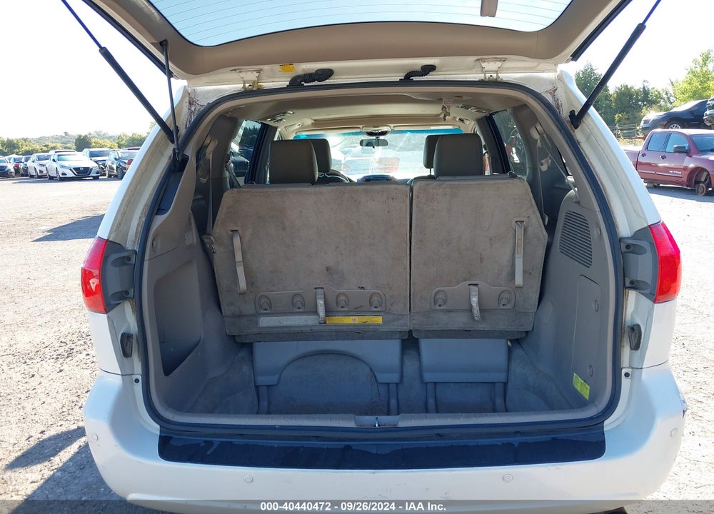 2009 TOYOTA SIENNA XLE VIN: 5TDZK22C59S277855