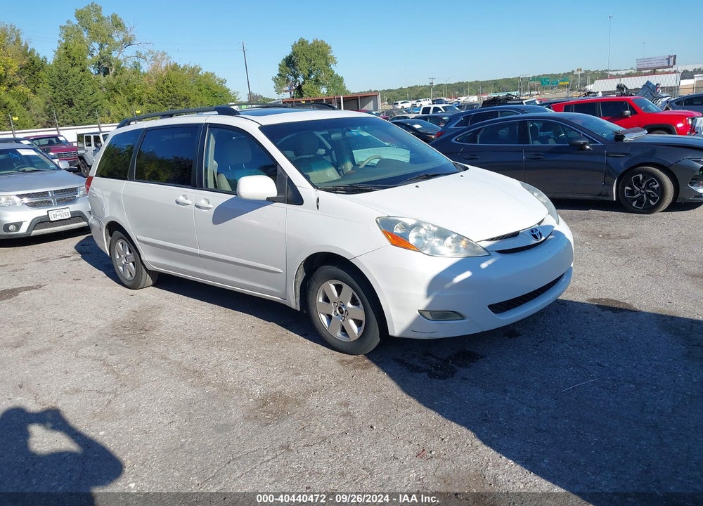 2009 TOYOTA SIENNA XLE VIN: 5TDZK22C59S277855