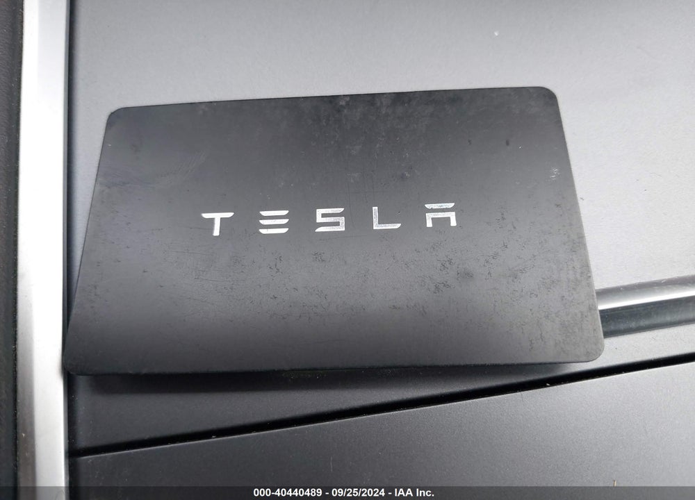 2024 TESLA MODEL Y LONG RANGE DUAL MOTOR ALL-WHEEL DRIVE VIN: 7SAYGDEE1RA271965