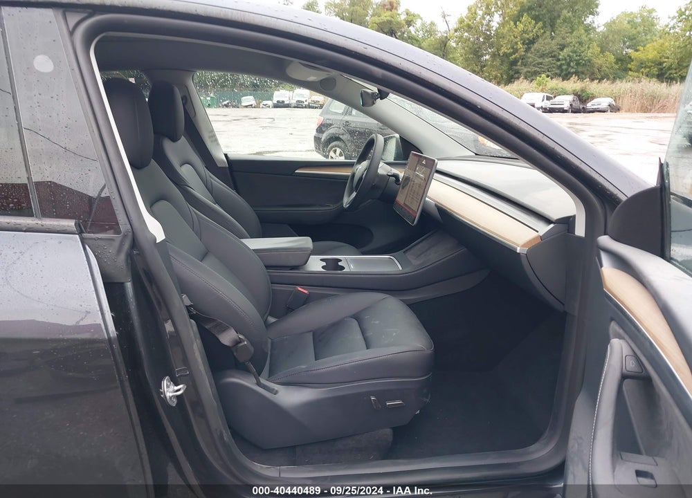 2024 TESLA MODEL Y LONG RANGE DUAL MOTOR ALL-WHEEL DRIVE VIN: 7SAYGDEE1RA271965