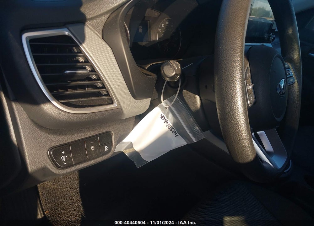 2021 KIA SELTOS LX VIN: KNDEPCAA3M7077419