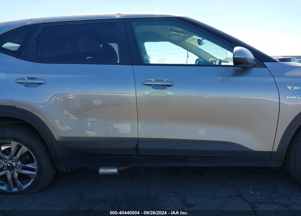 2021 KIA SELTOS LX VIN: KNDEPCAA3M7077419