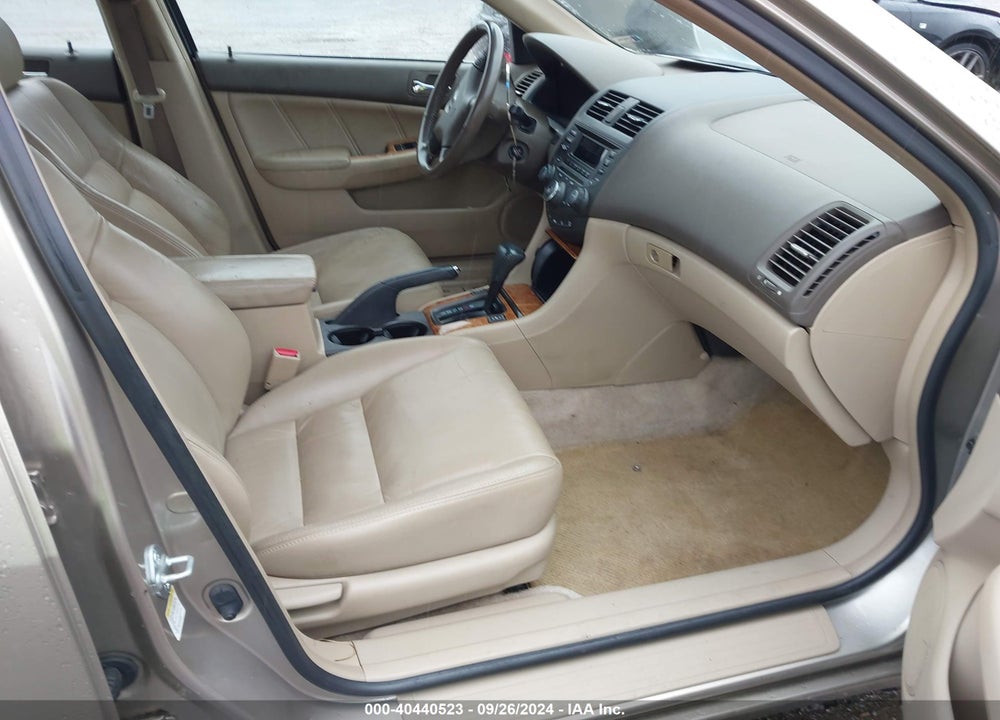 2003 HONDA ACCORD 2.4 EX VIN: JHMCM56623C057859
