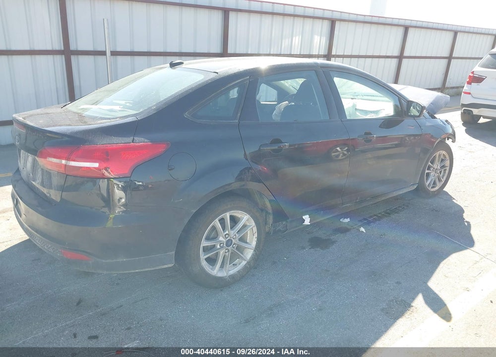 2017 FORD FOCUS SE VIN: 1FADP3F26HL324688