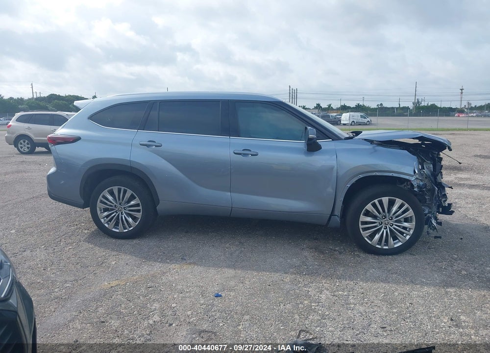 2024 TOYOTA HIGHLANDER PLATINUM VIN: 5TDKDRAHXRS537197
