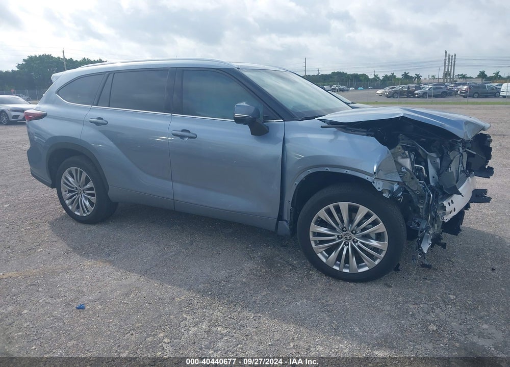 2024 TOYOTA HIGHLANDER PLATINUM VIN: 5TDKDRAHXRS537197