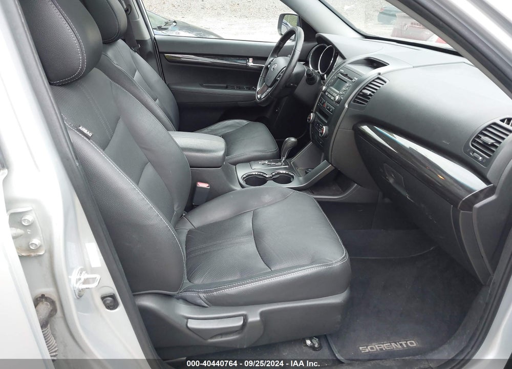 2011 KIA SORENTO EX V6 VIN: 5XYKUDA28BG172682