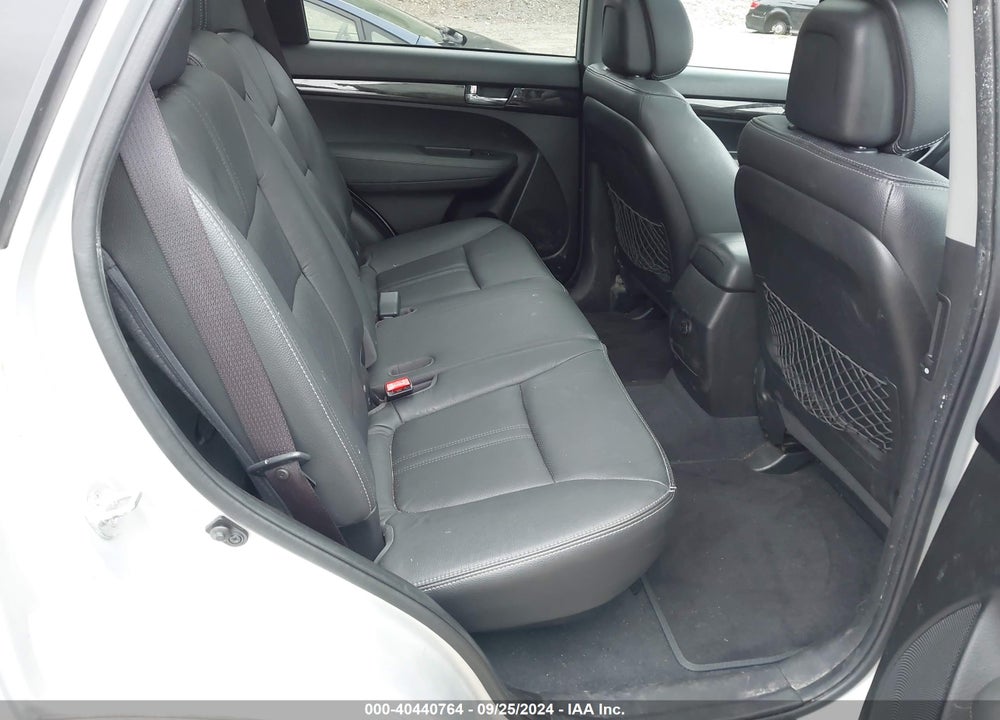 2011 KIA SORENTO EX V6 VIN: 5XYKUDA28BG172682