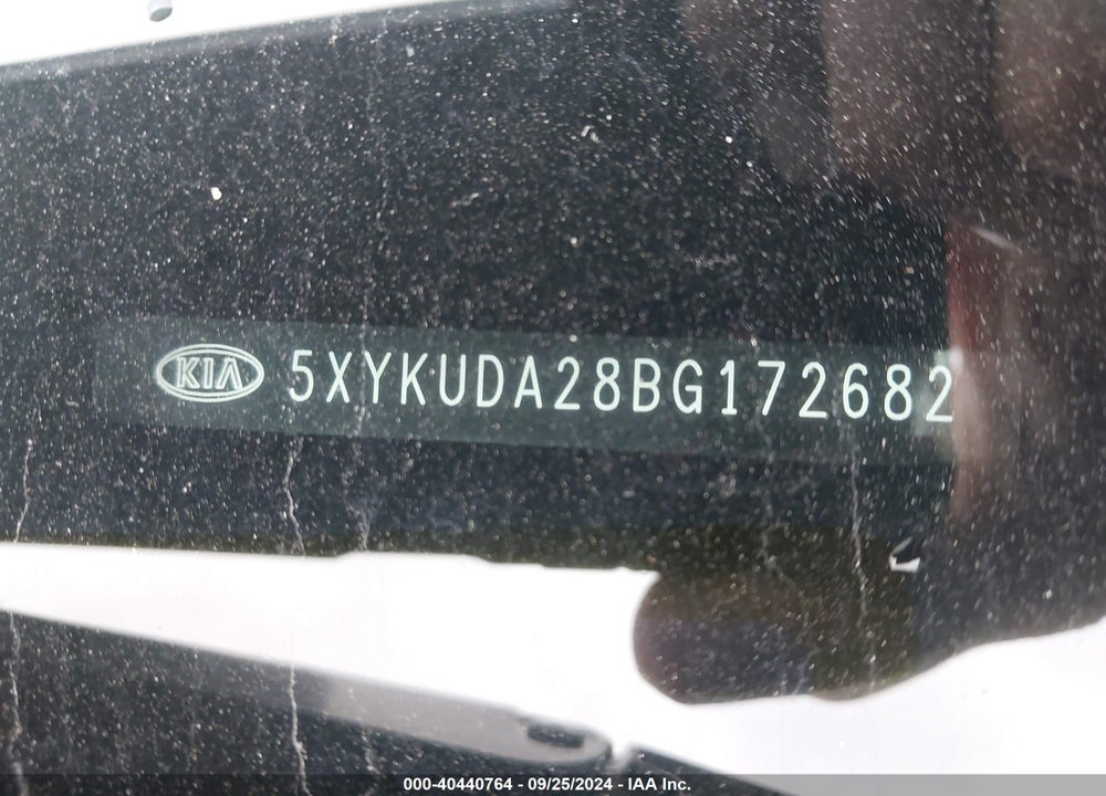 2011 KIA SORENTO EX V6 VIN: 5XYKUDA28BG172682