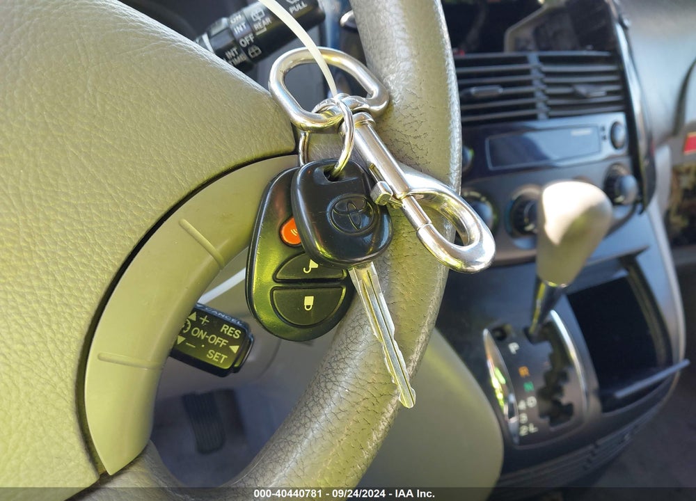 2005 TOYOTA SIENNA LE VIN: 5TDZA23C85S228029